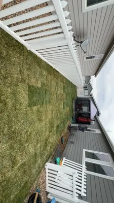 Uribes Renovation Logo