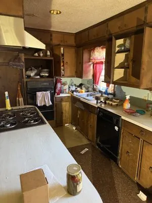 Uriel’s Lawn Care & Junk Removal