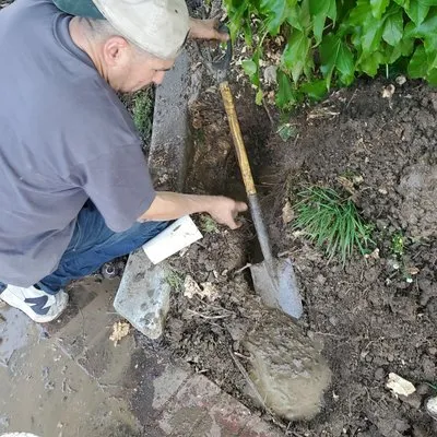 Urquiza landscaping Logo