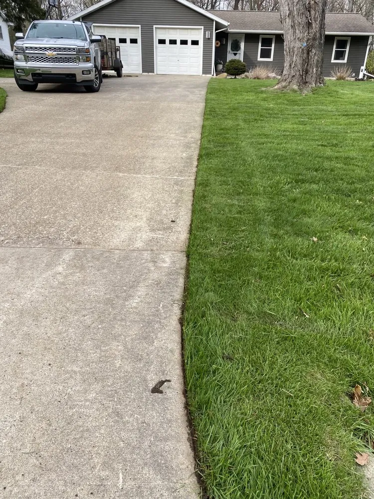 Top-rated lawn mowing service for beautiful yards in Leslie, MI by US Groundsmen