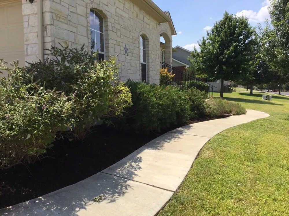 Affordable yard maintenance in Austin, TX - US Lawns - Austin West