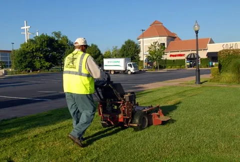 Custom yard cleanup service in Chardon, OH - US Lawns