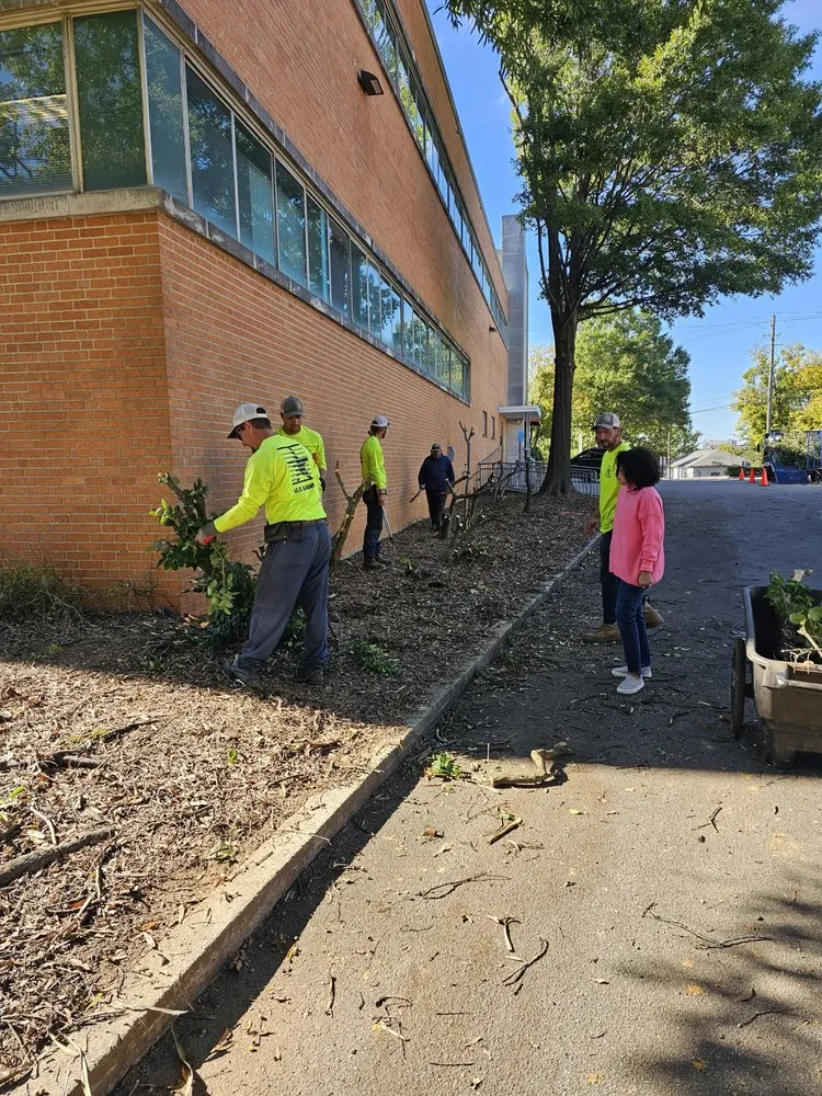 Professional lawn care service in Pelham, AL - Us Lawns