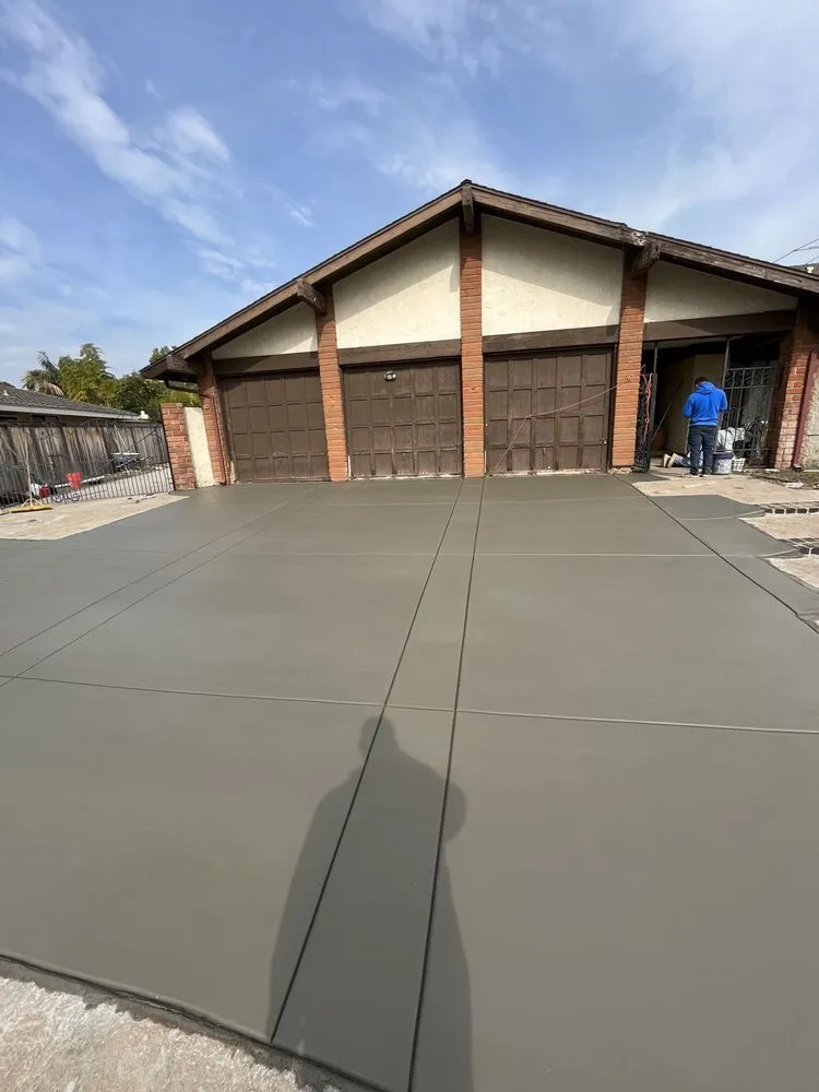 Reliable yard maintenance for year-round maintenance in Pomona, CA by US Tree Service