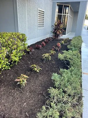 USA GT Landscaping Logo