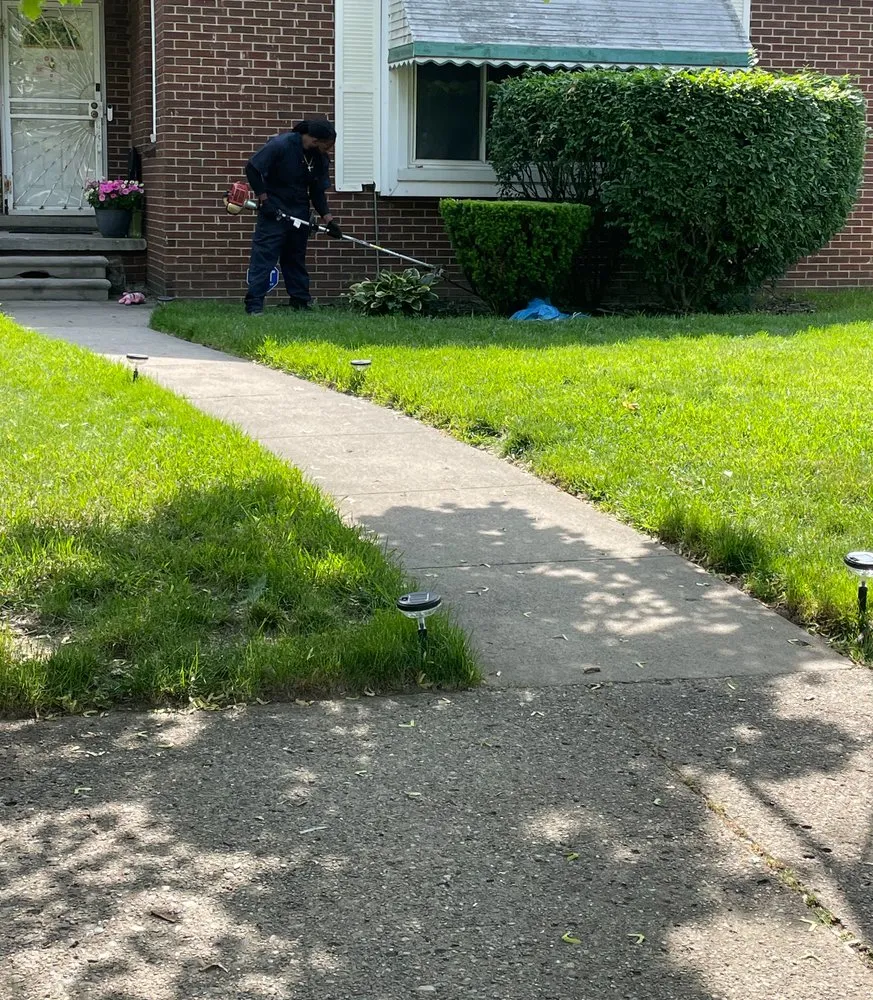 Local residential landscaping in Detroit, MI by Ussery Landscaping