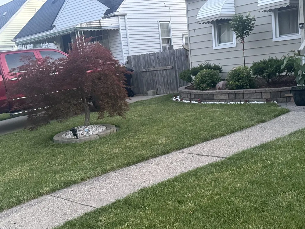 Top-rated lawn care service in Detroit, MI - Ussery Landscaping