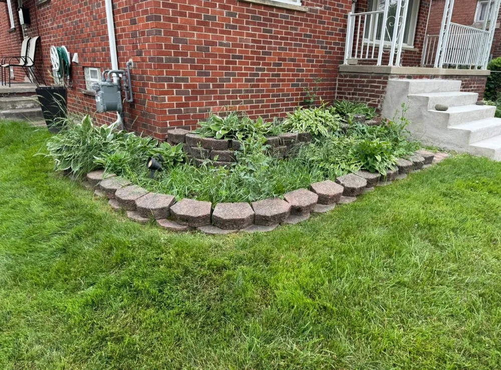 Expert yard maintenance in Detroit, MI - Ussery Landscaping