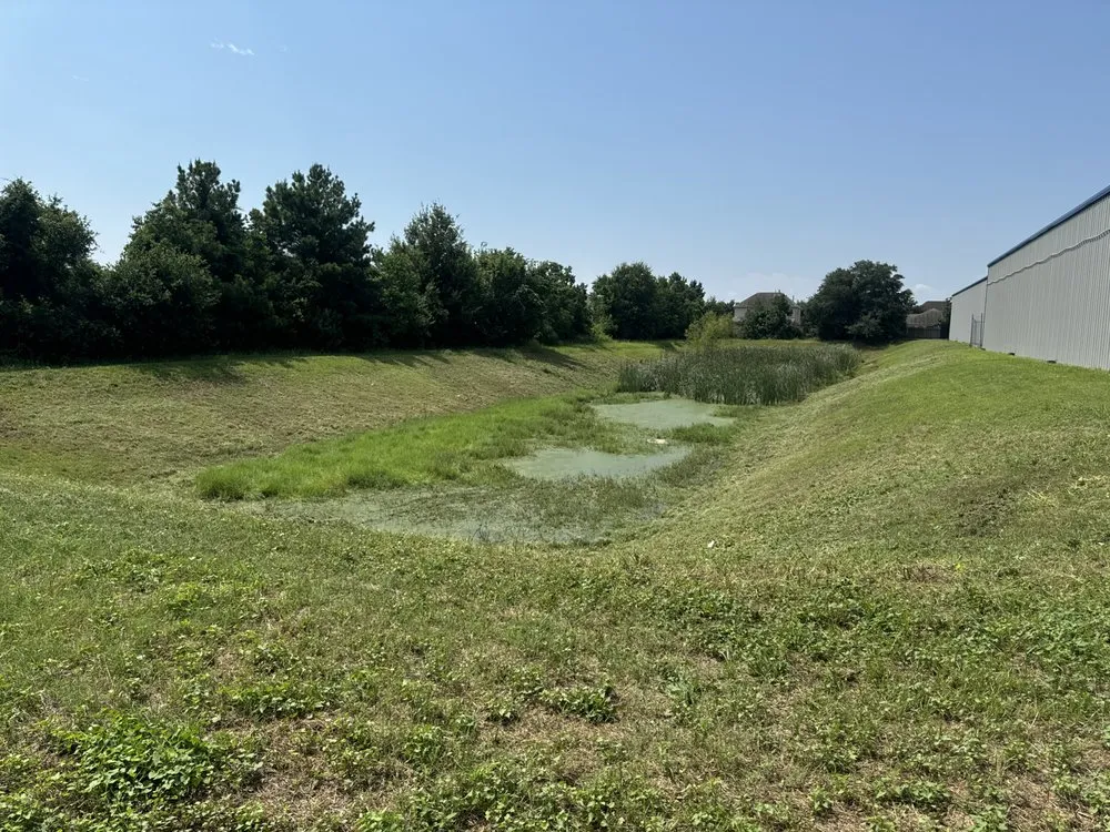 Trusted yard maintenance for beautiful yards in Tomball, TX by UT Outdoor Solutions