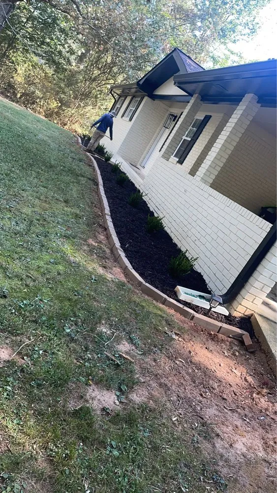 Expert garden landscaping for beautiful yards in Marietta, GA by UT Tree Service Am Landscaping Clinap