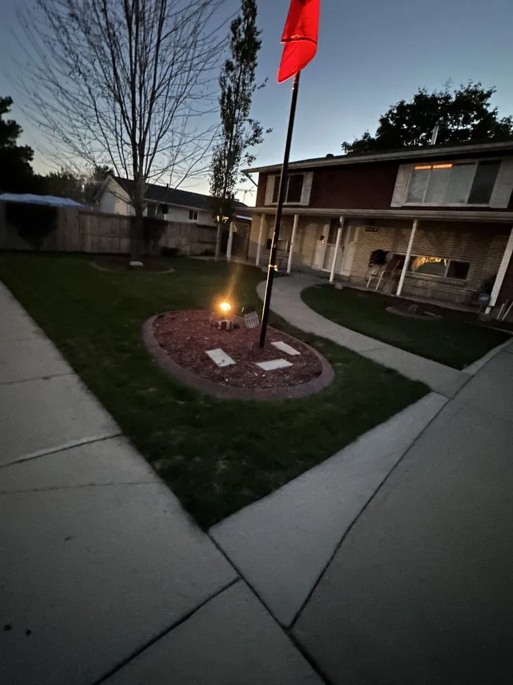 Custom garden landscaping with custom design in Cottonwood Heights, UT by Utah American Lawn Service