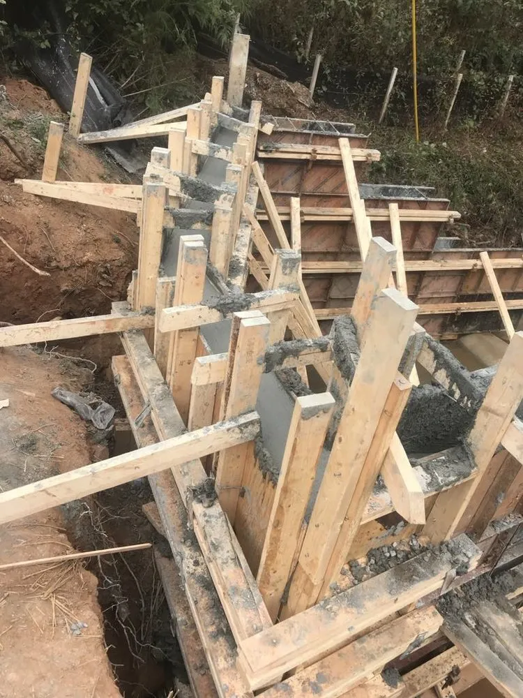 Professional yard maintenance for beautiful yards in Jonesboro, GA by Uvalle Construction