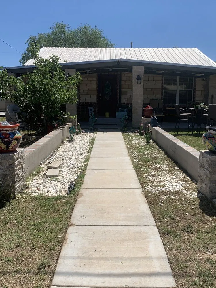 Top-rated garden landscaping in Lubbock, TX by V & I Lawn Care