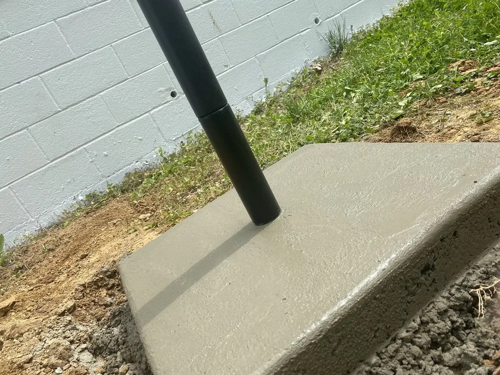 Top-rated yard cleanup service for homes in Eddington, PA by V & R Construction, Landscaping & Cleaning Services