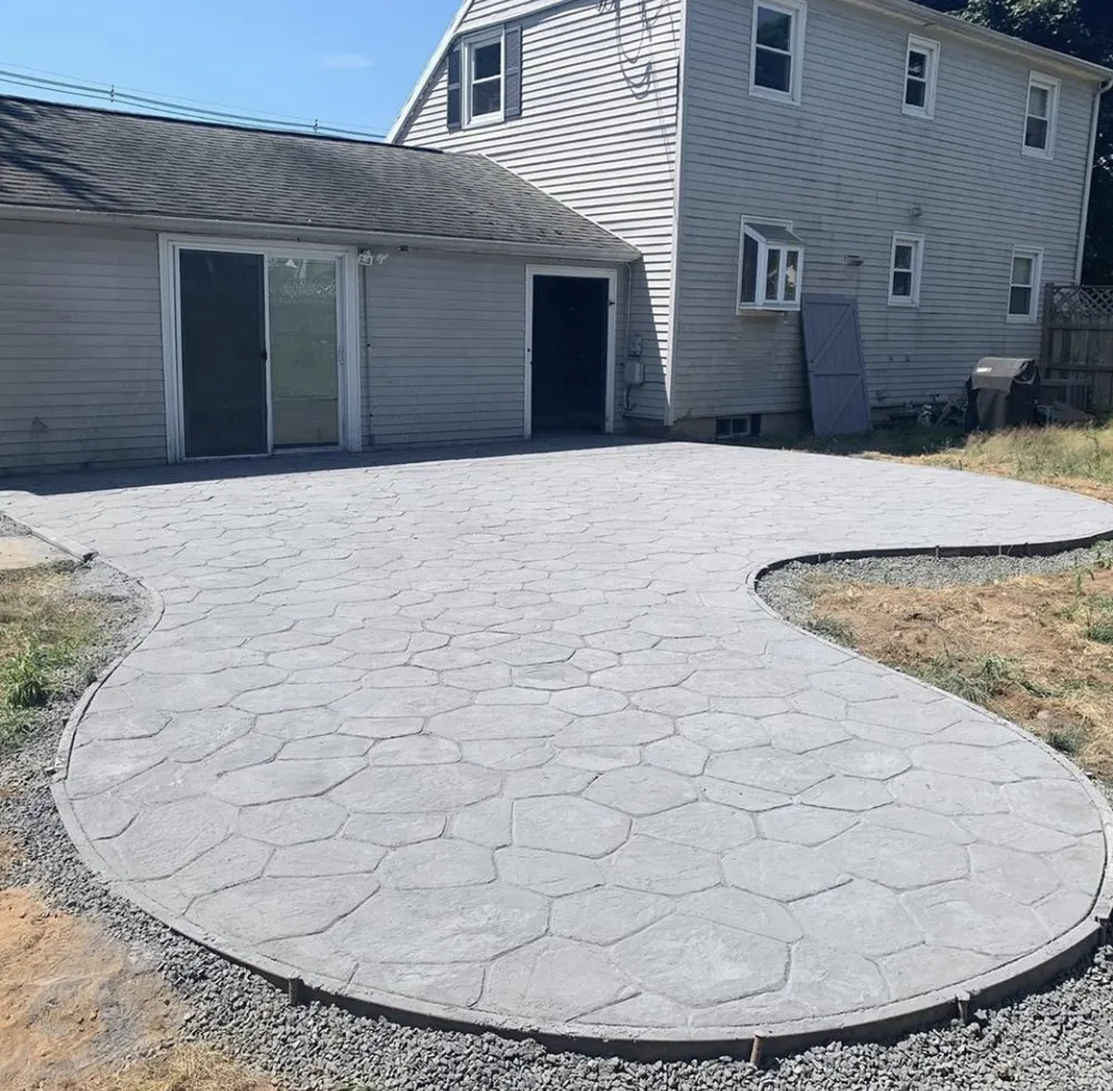 Professional lawn mowing service experts serving Eddington, PA - V & R Construction, Landscaping & Cleaning Services