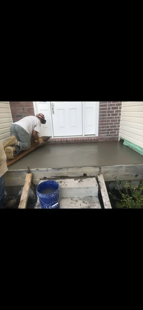 Custom lawn care service in Eddington, PA by V & R Construction, Landscaping & Cleaning Services