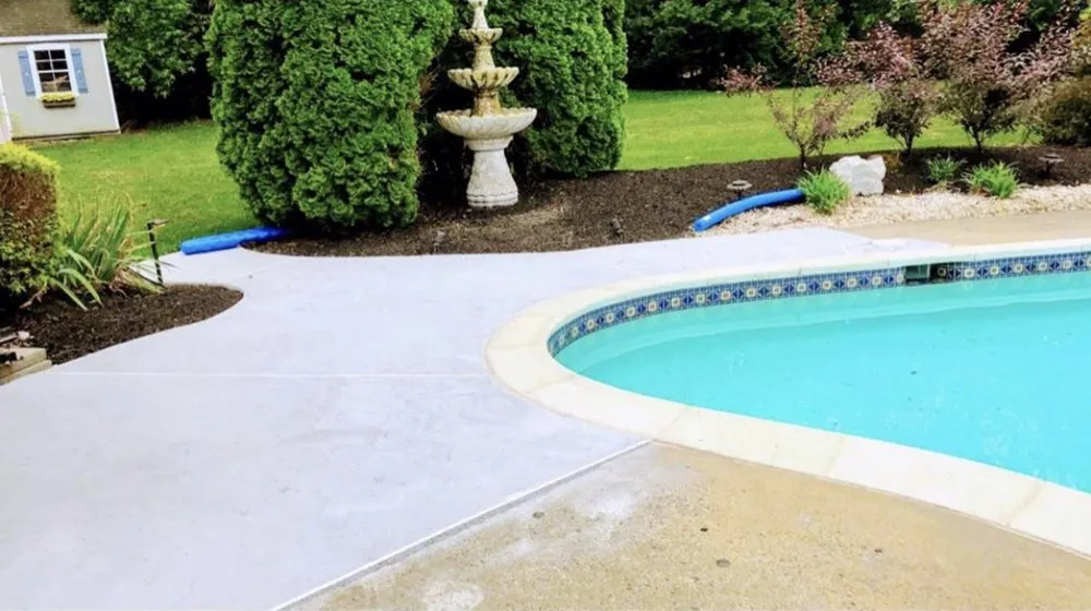 Local yard cleanup service for homes in Eddington, PA by V & R Construction, Landscaping & Cleaning Services