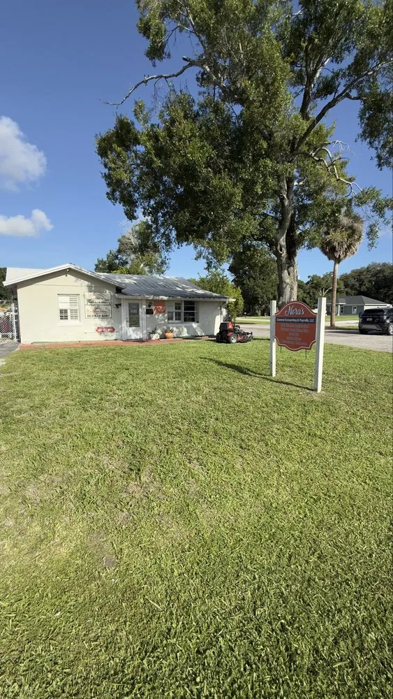 Local residential landscaping for beautiful yards across West Palm Beach, FL - V & Z Lawn Care