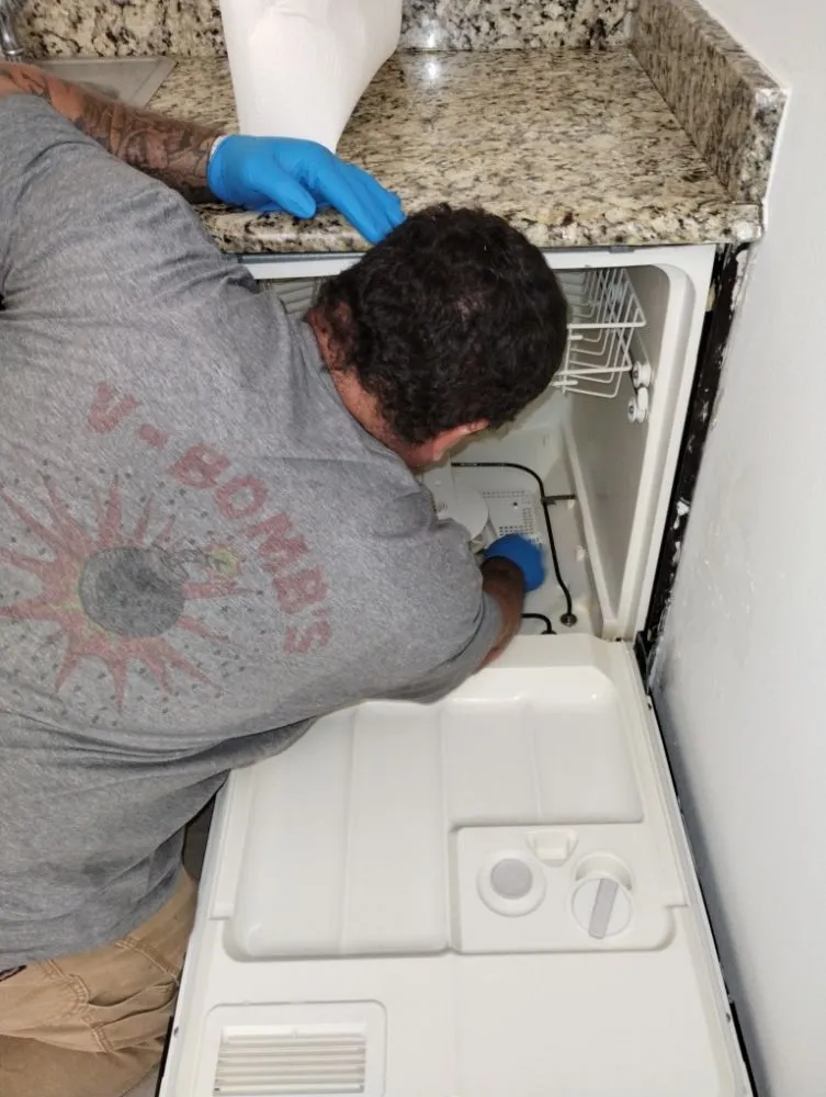 Expert yard cleanup service experts serving Henderson, TX - V-Bomb's Handyman & Lawn Services