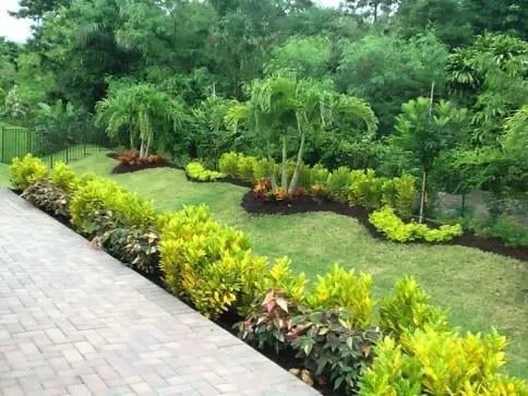 Reliable landscape design with custom design in Pembroke Pines, FL by V-Green Landscaping