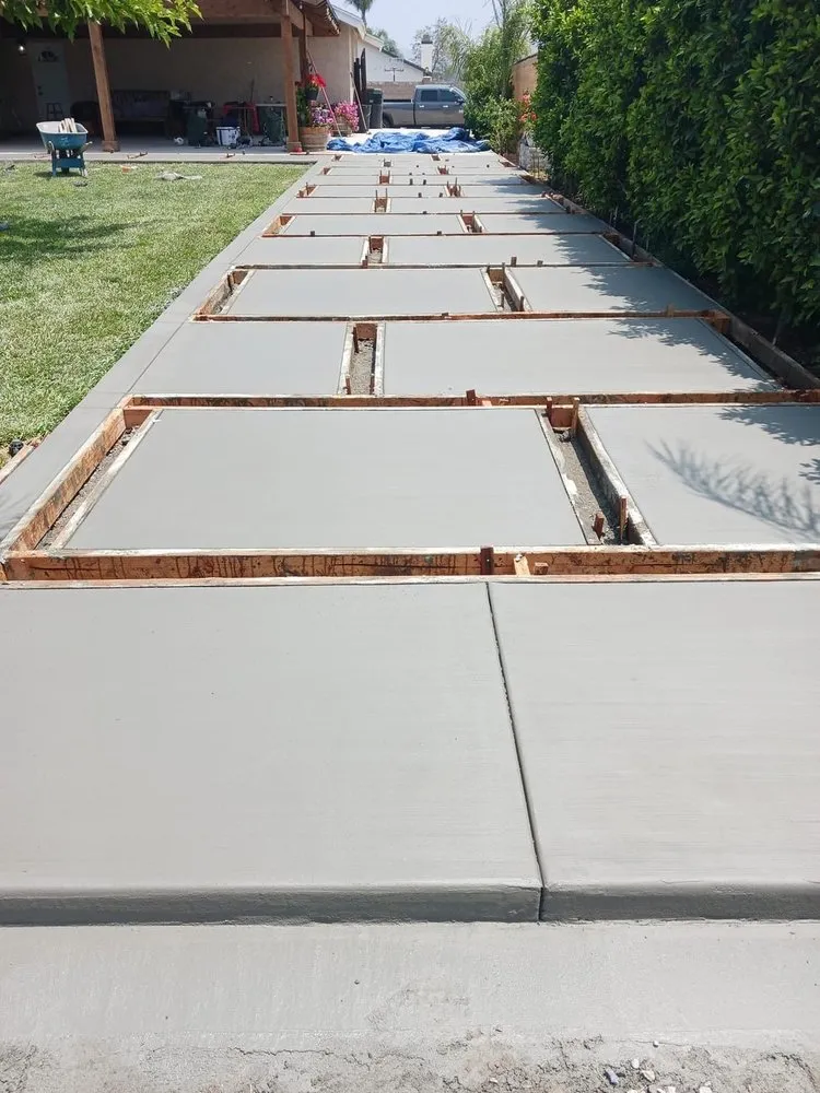 Expert lawn care service experts serving Placentia, CA - V landscape