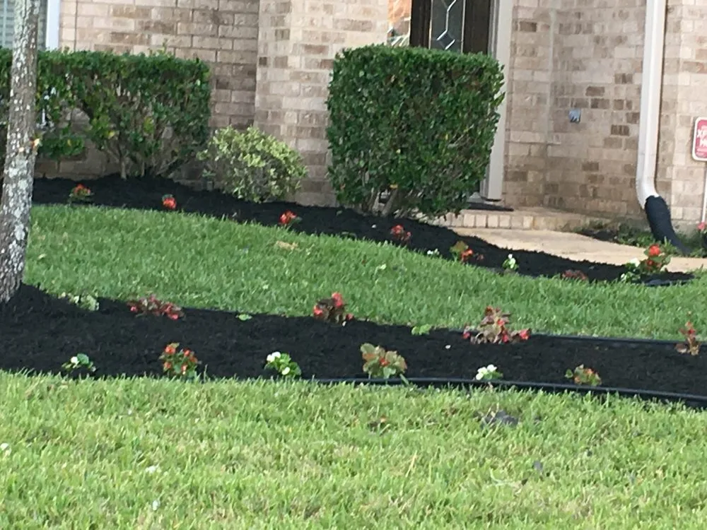 Reliable residential landscaping in Mont Belvieu, TX by VA Landscaping