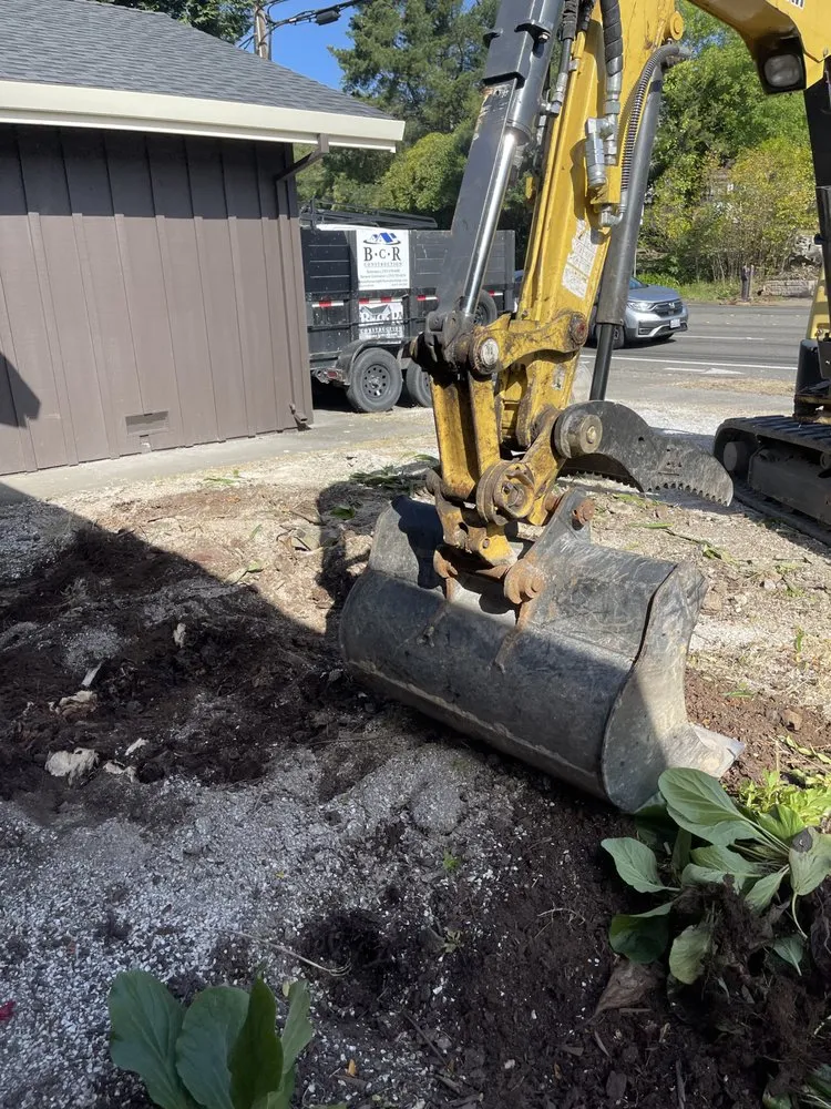 Local lawn care service experts serving Santa Rosa, CA - Vaga Excavation & Landscape