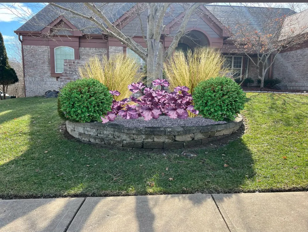 Expert lawn care service with custom design across St. Louis, MO - Vail Lawncare and Landscaping