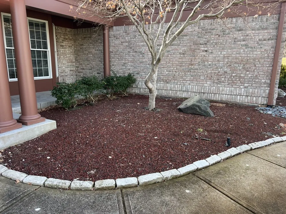 Expert garden landscaping for homes in St. Louis, MO by Vail Lawncare and Landscaping