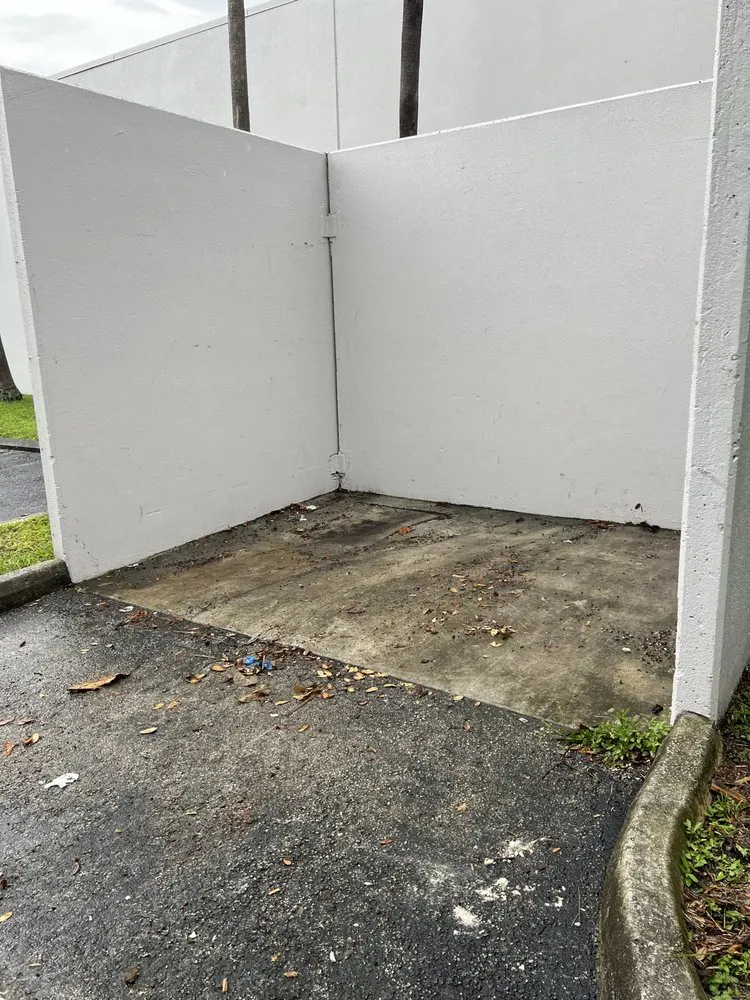 Top-rated lawn care service near you in Davie, FL by Valantinos Luxury Home Services