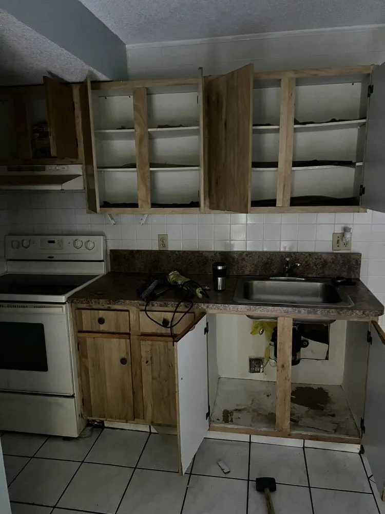 Local yard cleanup service experts serving Davie, FL - Valantinos Luxury Home Services