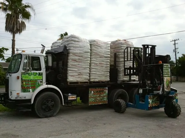 Reliable outdoor landscaping experts serving Southwest Ranches, FL - Valdes Gardens Nursery