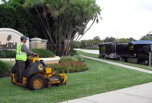 Custom yard maintenance experts serving Port St. Lucie, FL - Valdez Landscaping & Lawn Services