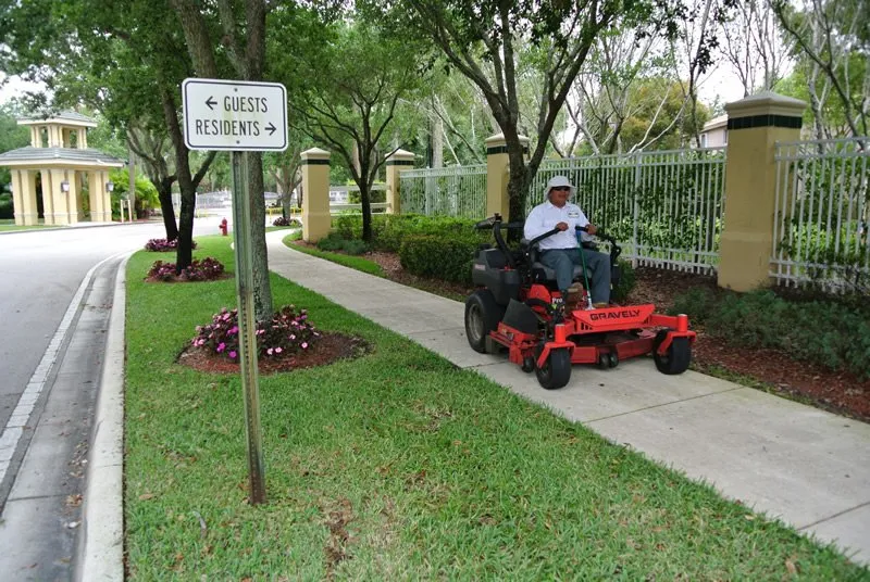 Custom garden landscaping experts serving Port St. Lucie, FL - Valdez Landscaping & Lawn Services