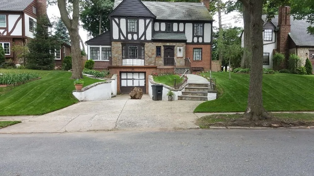 Custom landscaping services in Fresh Meadows, NY by Valdez Lawn Care