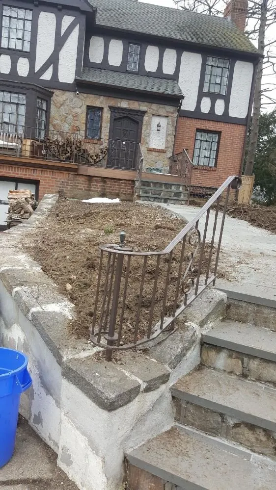 Expert yard maintenance in Fresh Meadows, NY by Valdez Lawn Care