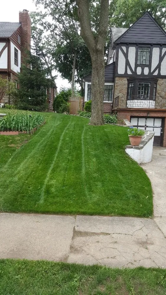 Affordable residential landscaping for residential properties in Fresh Meadows, NY by Valdez Lawn Care