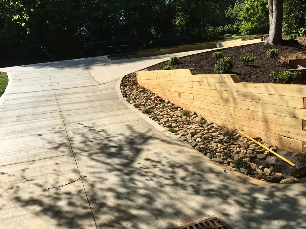 Affordable lawn mowing service with custom design across Greenville, SC - Valdivia lawn care