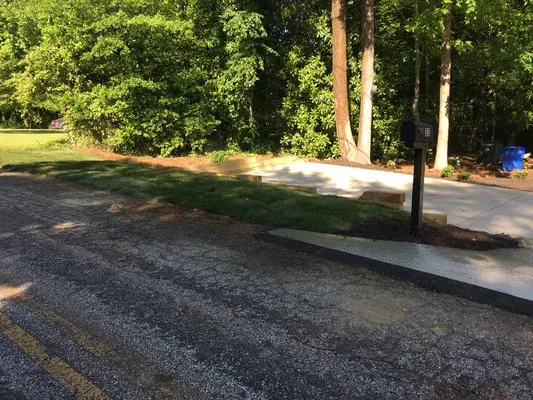 Valdivia lawn care Logo