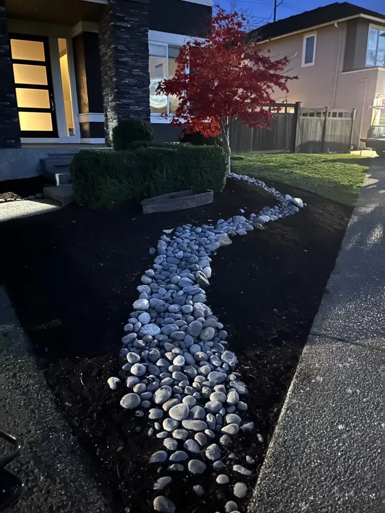 Top-rated yard maintenance experts serving Marysville, WA - Valencia Contracting