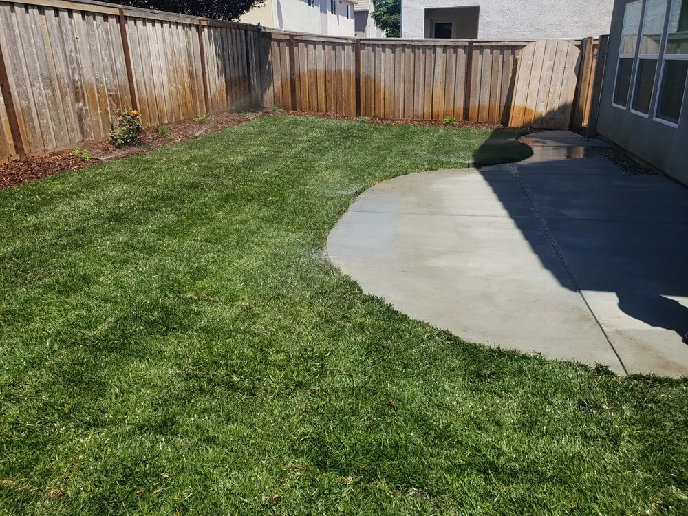 Reliable lawn care service in Sacramento, CA - Valencia Landscape Care