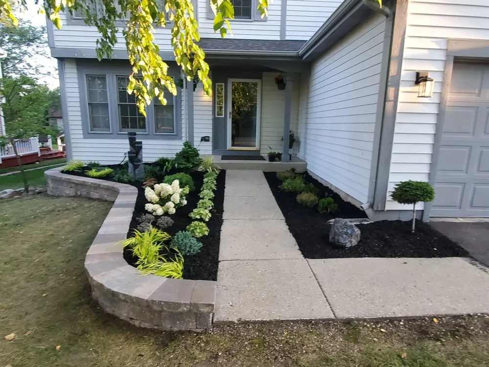 Reliable outdoor landscaping for homes in Mundelein, IL by Valencia Landscapes