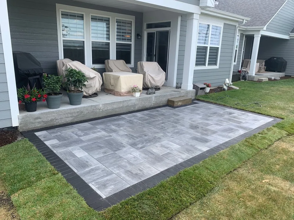 Professional landscaping services for residential properties across Mundelein, IL - Valencia Landscapes