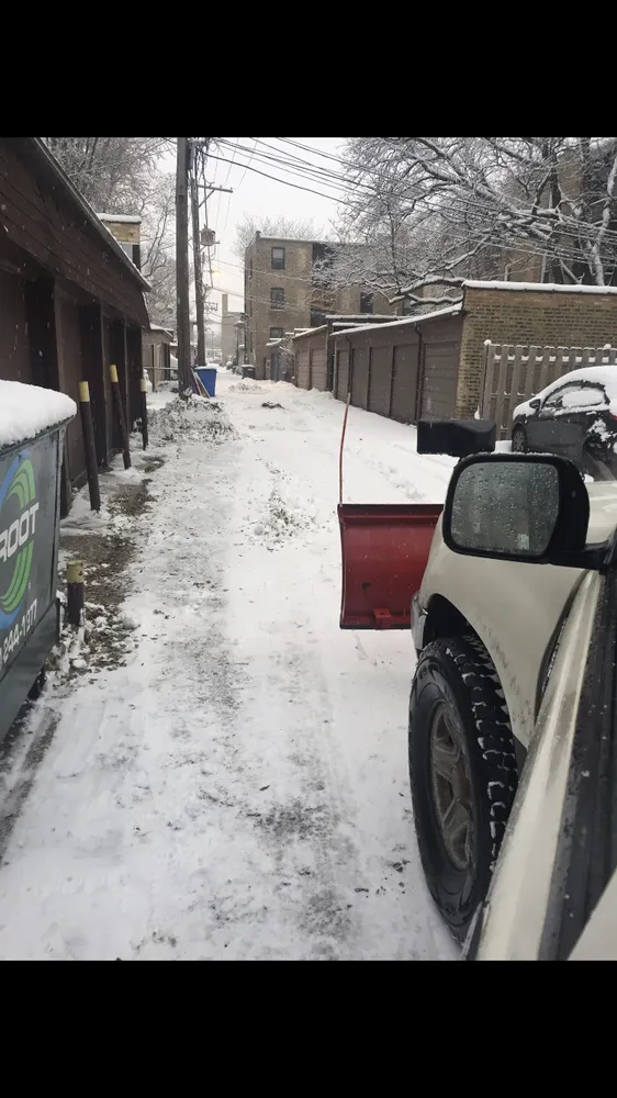 Expert landscaping services in Evanston, IL by Valencia Landscaping