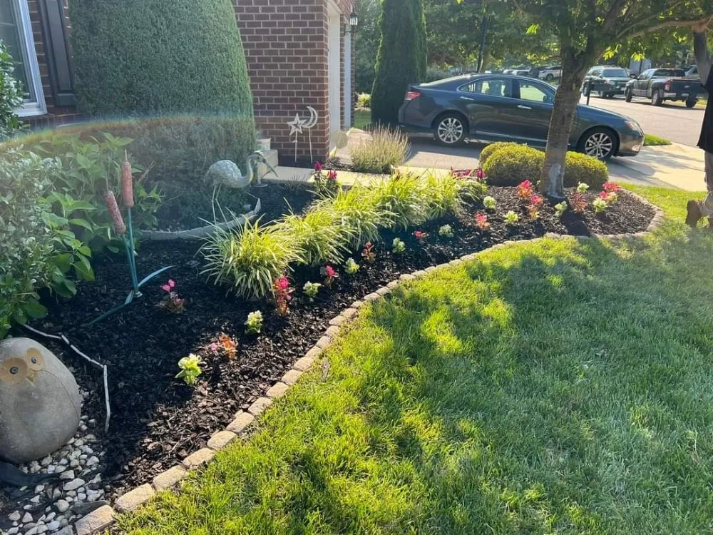 Reliable yard maintenance in Sterling, VA by Valencia Landscaping