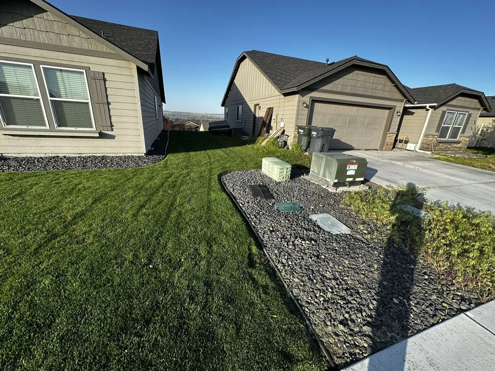 Local garden landscaping for year-round maintenance in West Pasco, WA by Valencia Lawn Care