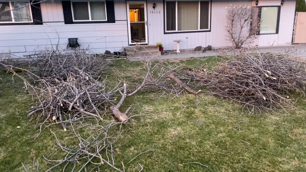 Custom garden landscaping in West Pasco, WA by Valencia Lawn Care