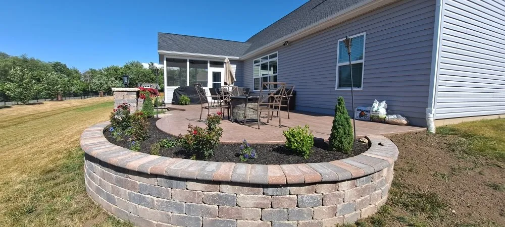 Trusted yard cleanup service near you across Shadeland, IN - Valencia's landscaping & Lawn care