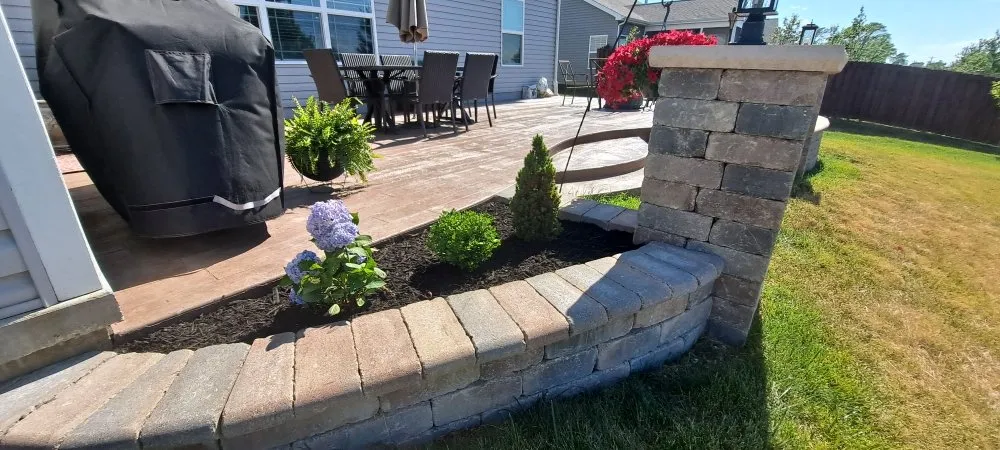Expert landscaping services in Shadeland, IN by Valencia's landscaping & Lawn care
