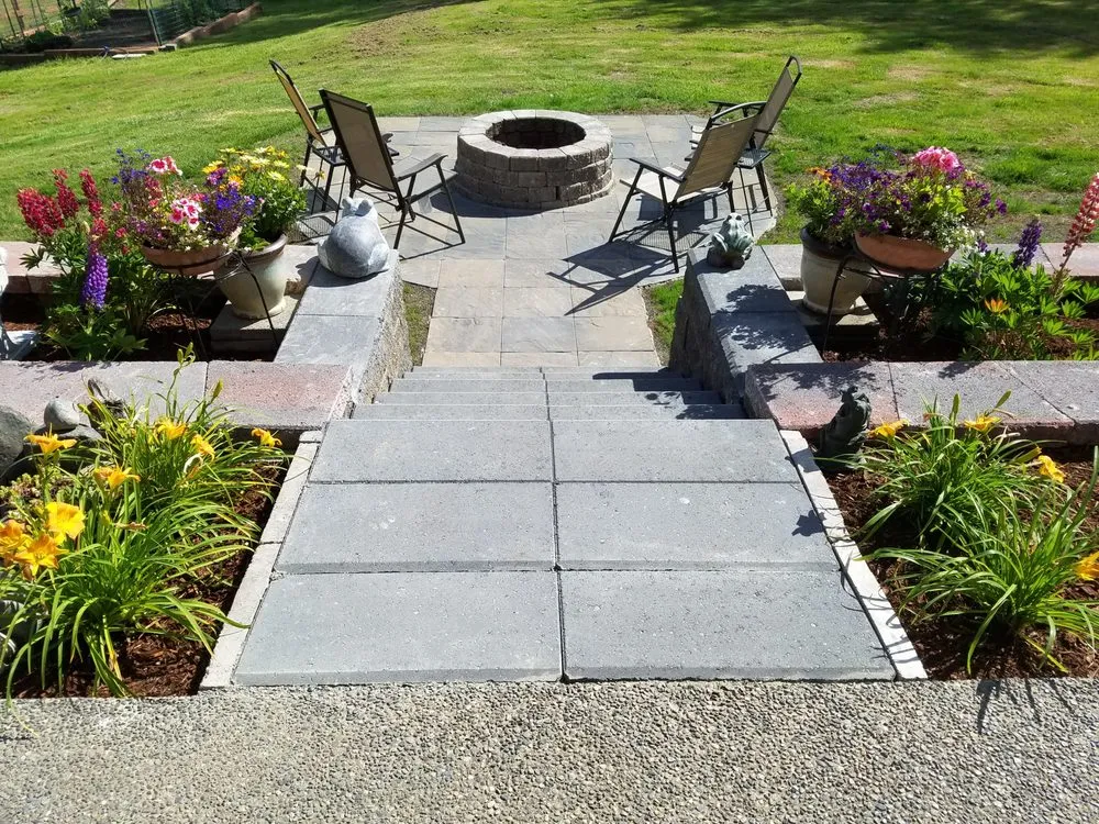 Professional lawn mowing service in Maple Valley, WA - Valencia's Landscaping